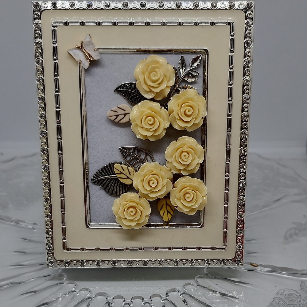 Cream Floral Frame With Rhinestone Accents Jewerly Art